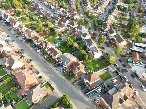 İngiltere 'nin Kuzey Luton Kasabası Büyük Britanya Havacılık Panoramik Manzarası. Görüntü, İHA 'nın Kamerasıyla 8 Ekim 2023' te Orta İrtifa 'dan çekildi..