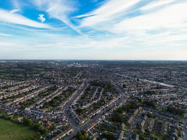 İngiltere 'nin Kuzey Luton Kasabası Büyük Britanya Havacılık Panoramik Manzarası. Görüntü, İHA 'nın Kamerasıyla 8 Ekim 2023' te Orta İrtifa 'dan çekildi..