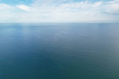 Bournemouth Sahili 'nin İngiliz Turist Çekimi ve İngiltere' nin Deniz manzaralı şehri Büyük Britanya. 28 Ağustos 2023 'te İHA' nın Kamerasıyla Yüksek Açılı Görüntü