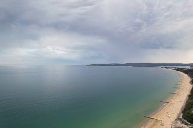 Bournemouth Sahili 'nin İngiliz Turist Çekimi ve İngiltere' nin Deniz manzaralı şehri Büyük Britanya. 28 Ağustos 2023 'te İHA' nın Kamerasıyla Yüksek Açılı Görüntü