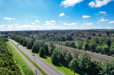 İngiltere 'nin Luton şehrinin kuzeyindeki Iskan Gayrimenkul Konutları Yüksek Açısı. Görüntü İHA 'nın Kamerasıyla 15 Ağustos 2023' te yakalandı.