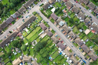 İngiltere 'nin Luton şehrinin kuzeyindeki Iskan Gayrimenkul Konutları Yüksek Açısı. Görüntü İHA 'nın Kamerasıyla 15 Ağustos 2023' te yakalandı.