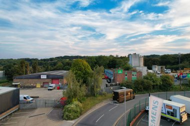 İngiltere 'nin Luton şehrinin üzerinde, Farley Hills' te bulunan İngiliz Şehri ve Residential District 'in hava görüntüsü. 7 Eylül 2023