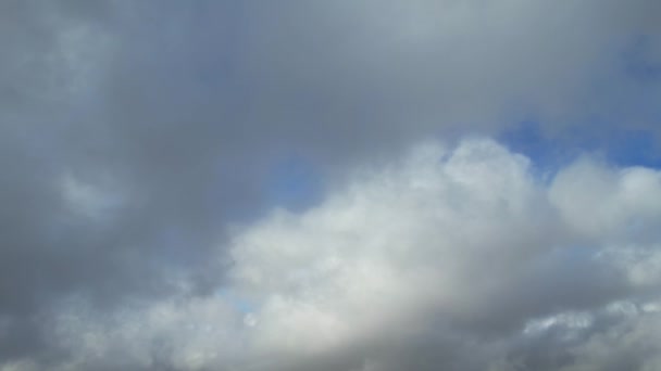 Dramatické Mraky Obloha Nad Anglickým Městem — Stock video