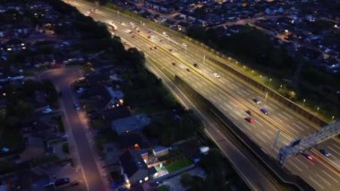 Gün batımında Luton City ve Roads. 15 Ekim 2023 'te Drone' un Kamerası ile yakalanmış.