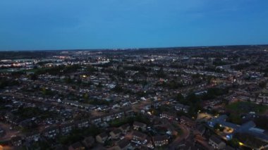 Gün batımında Luton City ve Roads. 15 Ekim 2023 'te Drone' un Kamerası ile yakalanmış.