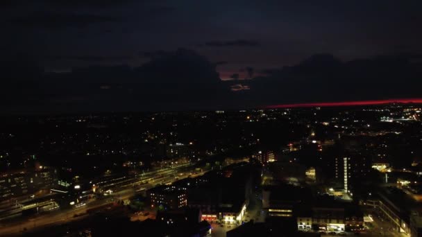 Luftaufnahme Der Beleuchteten Stadt Luton England Nach Sonnenuntergang Der Nacht — Stockvideo