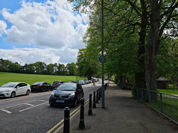 Luton City, İngiltere 'de Büyük Yol ve Trafik. Görüntü İHA 'nın Kamerasıyla 7 Mayıs 2023' te çekildi.