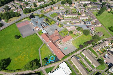 İngiltere 'nin Luton şehrinin kuzeyindeki Iskan Gayrimenkul Konutları Yüksek Açısı. Görüntü İHA 'nın Kamerasıyla 15 Ağustos 2023' te yakalandı.