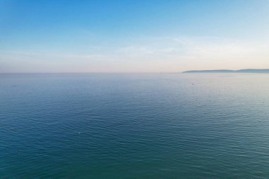 İngiltere 'nin Bournemouth City Sandy Plajı' ndaki En Güzel ve Çekici Turist Bölgesi Hava Görüntüsü, 23 Eylül 2023 'te güneşli bir günde Drone' un Kamerası ile çekildi..