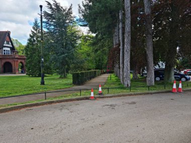 Luton City, İngiltere 'deki Wardown Halk Parkı' nın düşük açılı görüntüsü. Resim 7 Mayıs 2023 'te çekilmiştir.