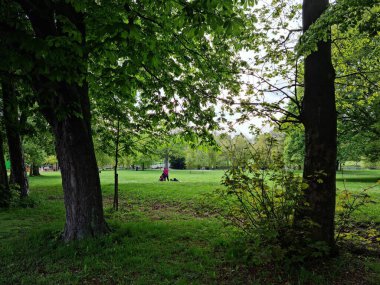 Luton City, İngiltere 'deki Wardown Halk Parkı' nın düşük açılı görüntüsü. Resim 7 Mayıs 2023 'te çekilmiştir.