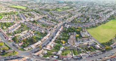 İngiltere 'nin Kuzey Luton Kasabası Büyük Britanya Havacılık Panoramik Manzarası. Görüntü, İHA 'nın Kamerasıyla 8 Ekim 2023' te Orta İrtifa 'dan çekildi..