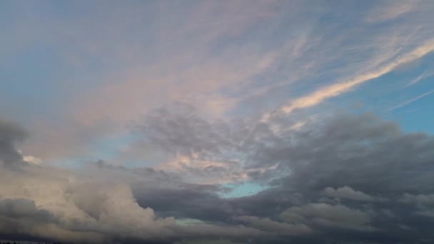 Drámai Felhők Égbolt Napnyugtakor Anglia Felett — Stock videók