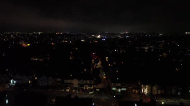 Luton City üzerindeki Sisli Gece 'nin Hava Görüntüleri. 20 Ekim 2023 'te yakalandı.