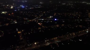 Luton City üzerindeki Sisli Gece 'nin Hava Görüntüleri. 20 Ekim 2023 'te yakalandı.