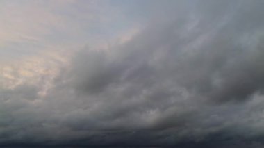 İngiliz Şehri 'nde Hızlı Hareket Eden Bulutlar, Zaman Süratli Görüntü