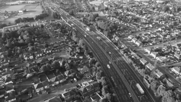 Черно Белые Аэросъемки Европейских Городов Автомагистралей Трафиком Лютон Англия Великобритания — стоковое видео