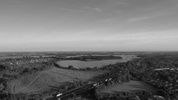 Czarno Biały Materiał Filmowy European City Highorways Traffic Luton Anglia — Wideo stockowe
