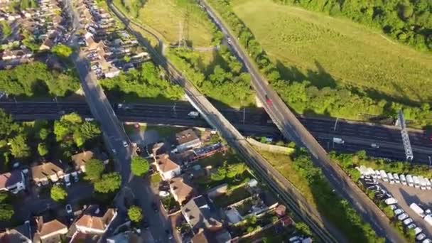 High Angle Footage Des Britischen Autobahnverkehrs Aufnahmen Mit Drohnen Kamera — Stockvideo