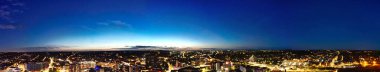 İngiltere 'nin Luton kasabasındaki en güzel yerleşim yeri manzarası. Görüntü İHA 'nın Kamerasıyla 22 Ekim 2023' te Güzel Kısmi Güneşli Gün 'de Yakalandı