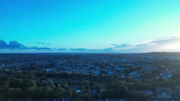 Vista Aérea Ciudad Parque Luton Durante Puesta Del Sol Capturado — Vídeos de Stock