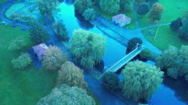 Gün batımında Luton City ve Park 'ın havadan görüntüsü. 24 Ekim 2023 'te Drone Camera tarafından çekilmiştir.