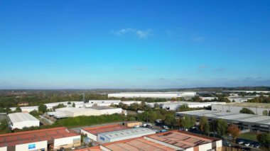 İngiltere 'nin Northampton kentindeki sanayi bölgesinin yüksek açılı görüntüleri. 25 Ekim 2023 'te İHA' nın kamerasıyla yakalanmış.