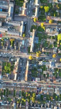 Gündüz vakti Luton şehrinin yüksek açılı görüntüleri. Görüntü İHA 'nın Kamerasıyla 27 Ekim 2023' te çekildi.