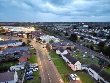 Günbatımından sonra Hitchin Kasabası 'nı aydınlattı. 28 Ekim 2023 'te yakalandı. 