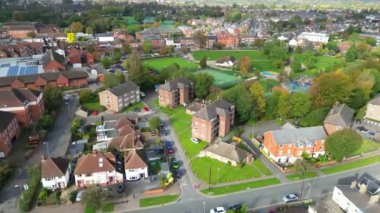 Hitchen Town, İngiltere 'de Ücretsiz Otomobil Otoparkının Hava Görüntüsü. Görüntü 28 Ekim 2023 'te Drone' un Kamerası ile kaydedildi.