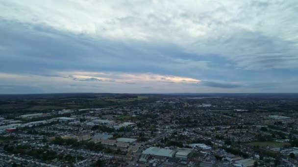 Günbatımında Luton Şehrinin Yüksek Açılı Görüntüleri Görüntü Nın Kamerasıyla Ekim — Stok video