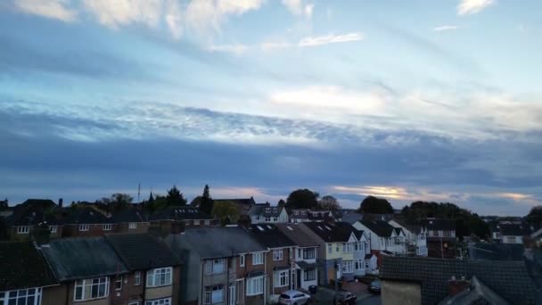 Dramatyczne Chmury Nad Miastem Anglii Wielka Brytania Podczas Wschodu Słońca — Wideo stockowe