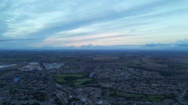 Luton, İngiltere, İngiltere - 31 Ekim 2022: Luton 'da Sunset View