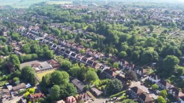 Wardown Halk Parkı ve İngiltere 'nin Luton Şehri Yüksek Açılı Manzarası. 1 Kasım 2023 'te İHA' nın Kamerasıyla Birleşik Krallık 'ta yakalandı.