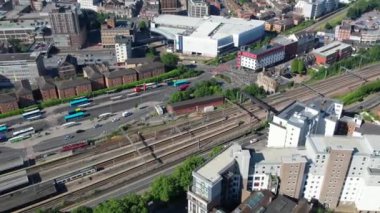 Wardown Halk Parkı ve İngiltere 'nin Luton Şehri Yüksek Açılı Manzarası. 1 Kasım 2023 'te İHA' nın Kamerasıyla Birleşik Krallık 'ta yakalandı.