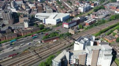 Wardown Halk Parkı ve İngiltere 'nin Luton Şehri Yüksek Açılı Manzarası. 1 Kasım 2023 'te İHA' nın Kamerasıyla Birleşik Krallık 'ta yakalandı.