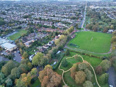 Luton City, İngiltere 'deki Wardown Halk Parkı' nın yüksek açılı görüntüsü. Fotoğraf: 1 Kasım 2023