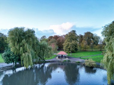 Luton City, İngiltere 'deki Wardown Halk Parkı' nın yüksek açılı görüntüsü. Fotoğraf: 1 Kasım 2023