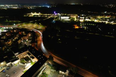 İngiltere 'nin Aydınlanmış Northampton şehrinin havadan görüntüsü. Drone 'un kamerasıyla 25 Ekim 2023' te 