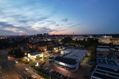 İngiltere 'nin Aydınlanmış Northampton şehrinin havadan görüntüsü. Drone 'un kamerasıyla 25 Ekim 2023' te 