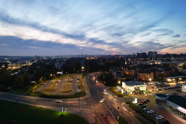 İngiltere 'nin Aydınlanmış Northampton şehrinin havadan görüntüsü. Drone 'un kamerasıyla 25 Ekim 2023' te 