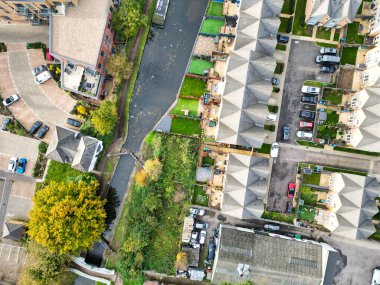 İngiltere 'nin İngiltere kenti Hemel Hempstead' in havadan görüntüsü. Yüksek Açılı Görüntü, 5 Kasım 2023 'te Günbatımında Güçlü ve Soğuk Rüzgârlar eşliğinde çekildi.. 