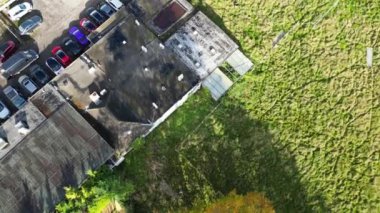 Güneşli bir günde İngiltere 'nin Kuzey Luton Leagrave şehrinin yüksek açılı güzel görüntüsü. 7 Kasım 2023 'te Drone' un Kamerası ile yakalanmış.