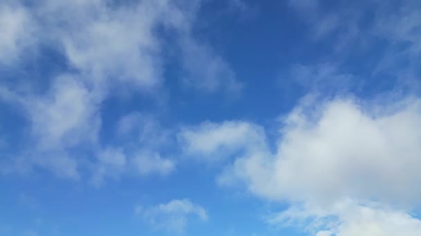 Imágenes Ángulo Alto Nubes Dramáticas Movimiento Rápido Cielo Sobre Ciudad — Vídeo de stock