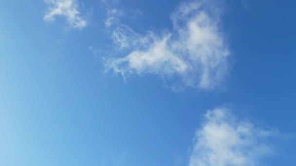 Imágenes Ángulo Alto Nubes Dramáticas Movimiento Rápido Cielo Sobre Ciudad — Vídeos de Stock