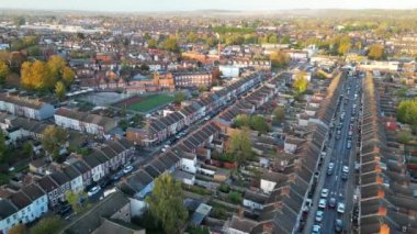 İngiltere, ENGLAND, LUTON - 4 Kasım 2023: Luton City 'deki Bury Park Residential Homes' un Hava Görüntüsü, Drone Camera tarafından yakalandı 
