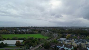 İngiltere 'nin Bulutlu Gününde Hitchin Town' un Hava Görüntüsü. 28 Ekim 2023 'te Drone' un Kamerası ile yakalanmış.