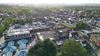 İngiltere 'nin Bulutlu Gününde Hitchin Town' un Hava Görüntüsü. 28 Ekim 2023 'te Drone' un Kamerası ile yakalanmış.