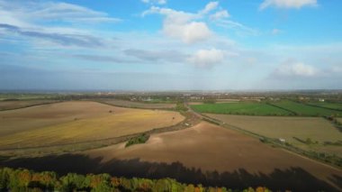 İngiltere 'nin Hitchin Kasabası' ndaki Kırsal Arazinin Hava Görüntüsü. Görüntü İHA 'nın Kamerasıyla 28 Ekim 2023' te çekildi.